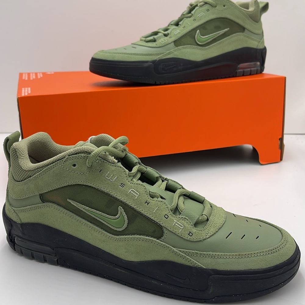 Nike Men’s Green Retro-Inspired Sneakers with Rugged Sole - Picture 14 of 16